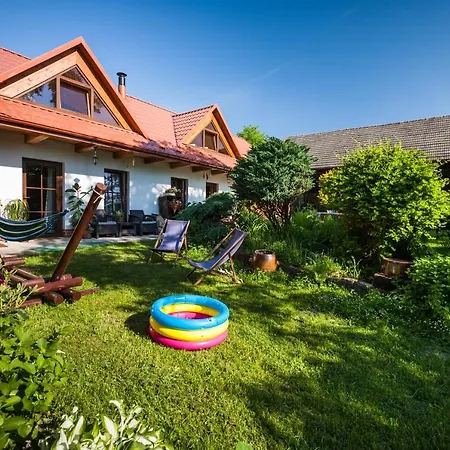 Holiday home Dom Pod Orzechem